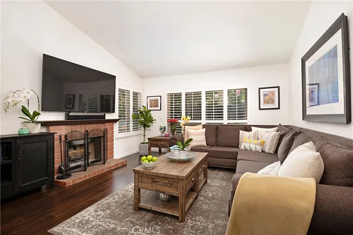 644 Campo Verde Court, Oak Park, California 91377