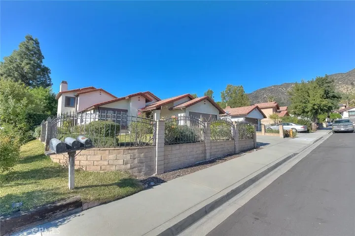613 Woodland Court, Duarte, California 91010