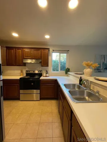 930 Via Mil Cumbres 115, Solana Beach, California 92075