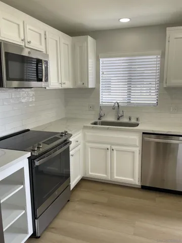 6027 Cirrus, San Diego, California 92110