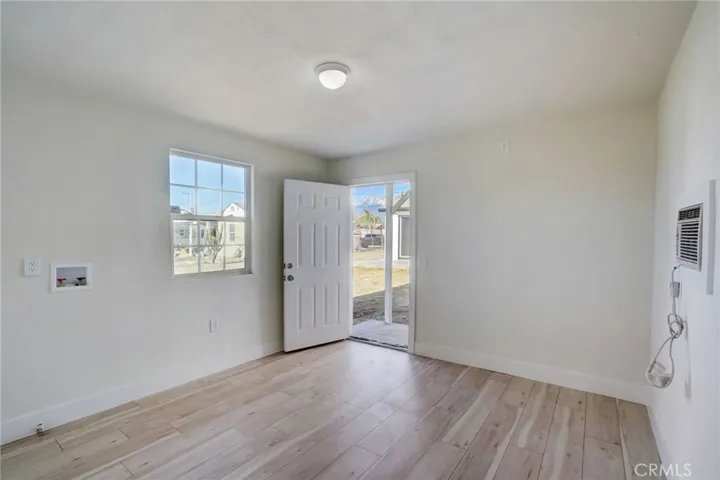 Utility room with washer & dryer hook-ups