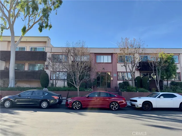 5403 Newcastle Avenue 39, Encino, California 91316