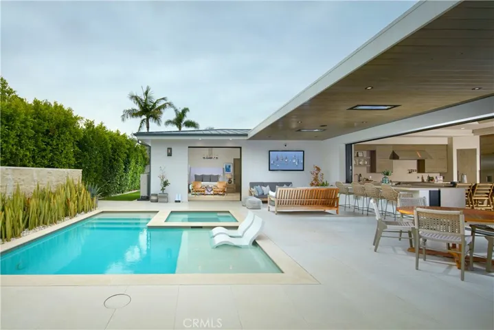521 Angelita, Corona Del Mar, California 92625