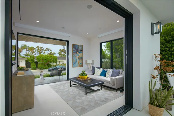 521 Angelita, Corona Del Mar, California 92625