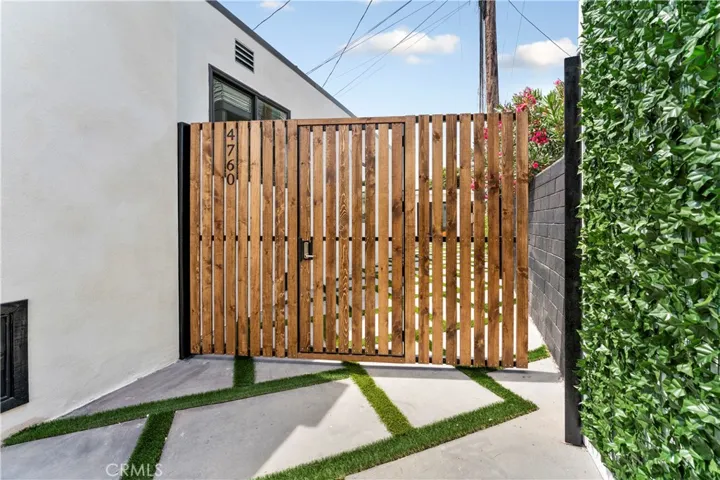 4758 Hickory Street, Los Angeles, California 90016