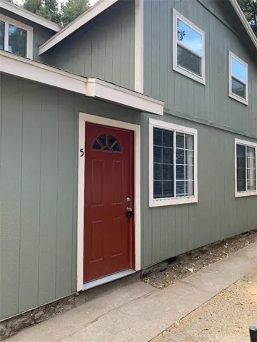 23689 Manzanita Drive Unit 5, Crestline, California 92325