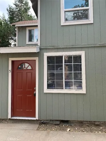 23689 Manzanita Drive Unit 5, Crestline, California 92325
