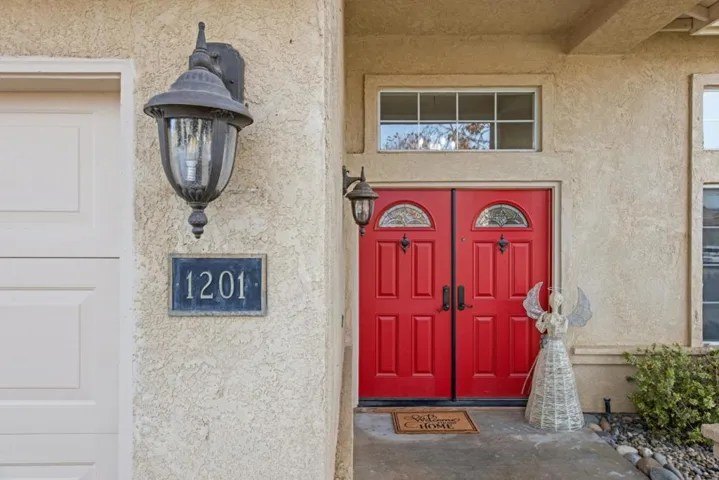 1201 Hemlock Court, Hollister, California 95023