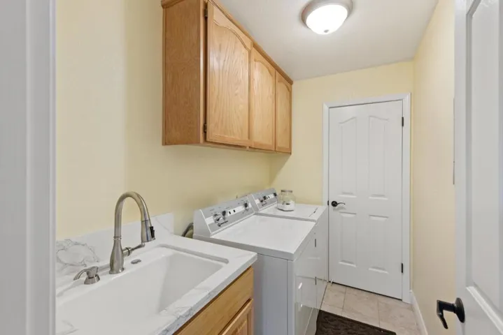 1201 Hemlock Court, Hollister, California 95023