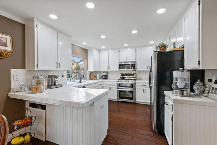 1201 Hemlock Court, Hollister, California 95023
