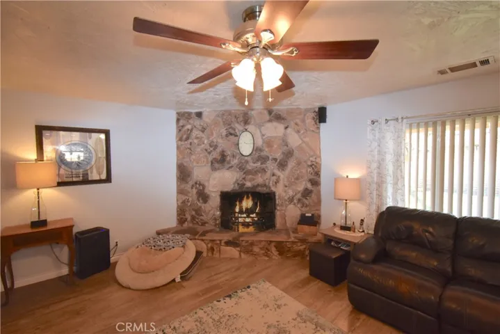 18875 Shoshonee Road, Apple Valley, California 92307