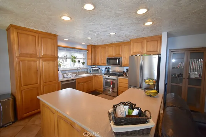18875 Shoshonee Road, Apple Valley, California 92307