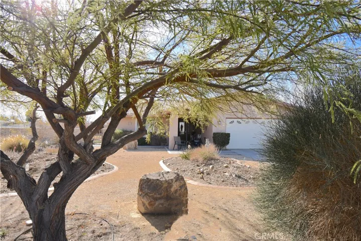 18875 Shoshonee Road, Apple Valley, California 92307