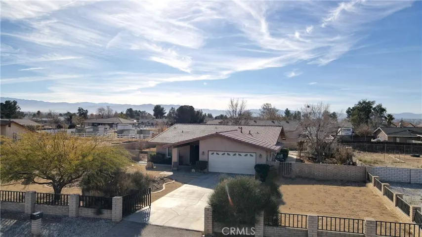18875 Shoshonee Road, Apple Valley, California 92307