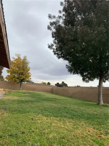 18875 Shoshonee Road, Apple Valley, California 92307