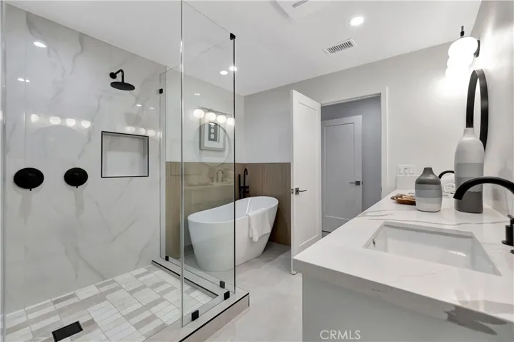 Massive Double Shower & Fabulous Soaking Tub
