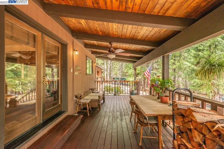 Entrance to Dinning Room