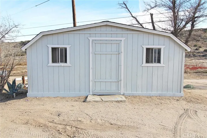 6299 Oak Hill Road, Oak Hills, California 92344