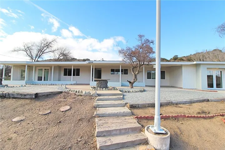 6299 Oak Hill Road, Oak Hills, California 92344