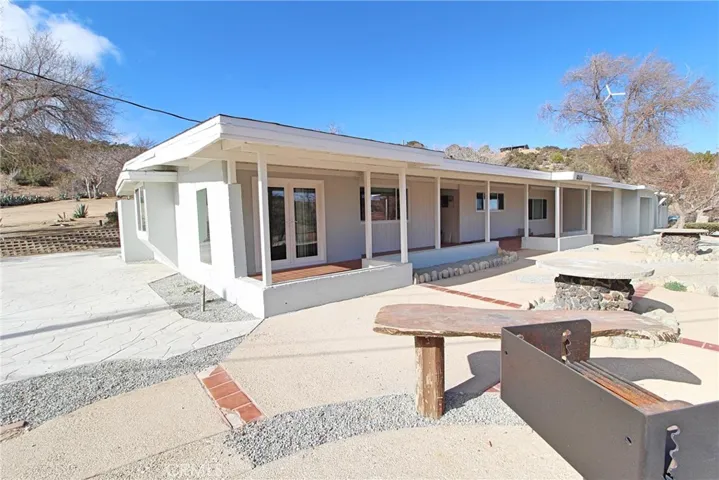 6299 Oak Hill Road, Oak Hills, California 92344