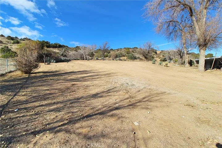 6299 Oak Hill Road, Oak Hills, California 92344