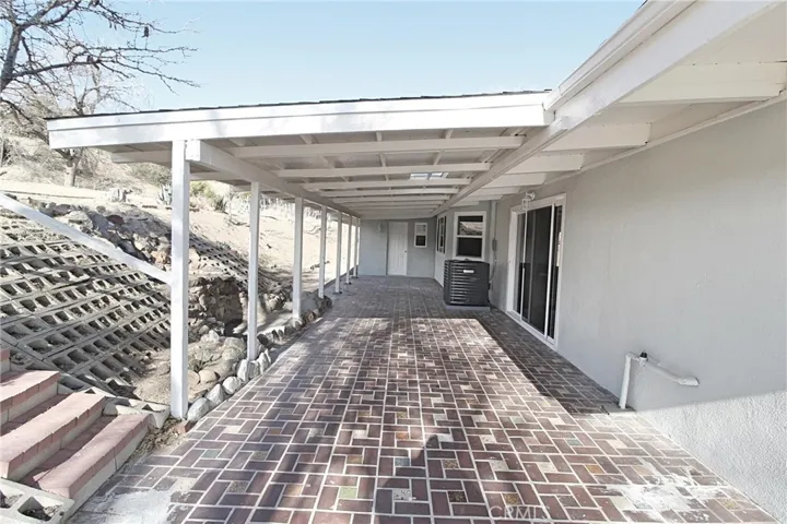 6299 Oak Hill Road, Oak Hills, California 92344