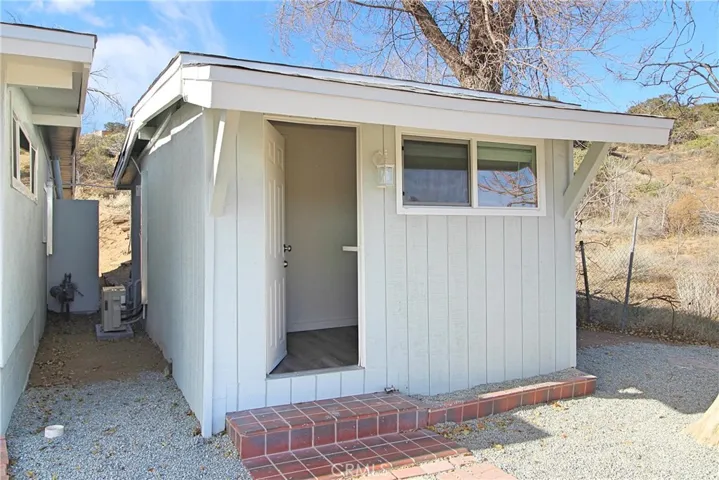 6299 Oak Hill Road, Oak Hills, California 92344