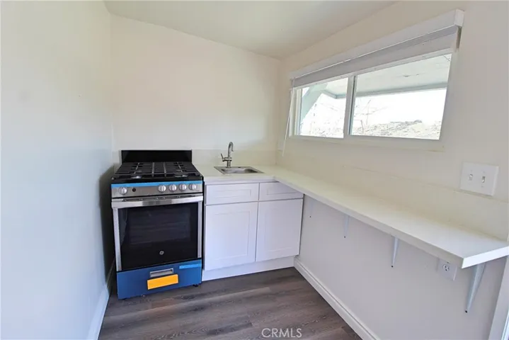 6299 Oak Hill Road, Oak Hills, California 92344