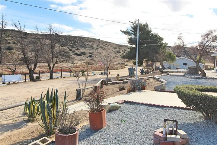 6299 Oak Hill Road, Oak Hills, California 92344
