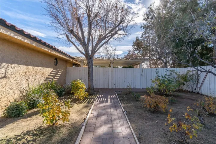 18672 Pacific Street, Hesperia, California 92345