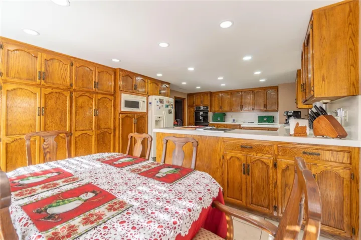18672 Pacific Street, Hesperia, California 92345