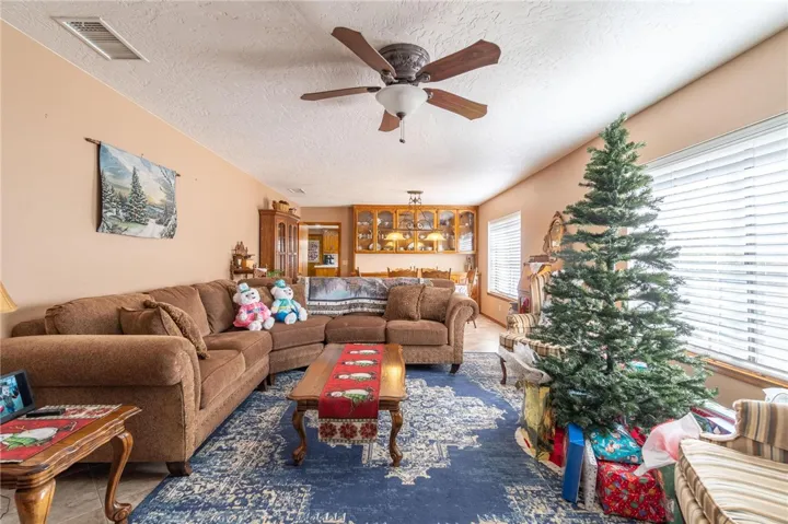 18672 Pacific Street, Hesperia, California 92345
