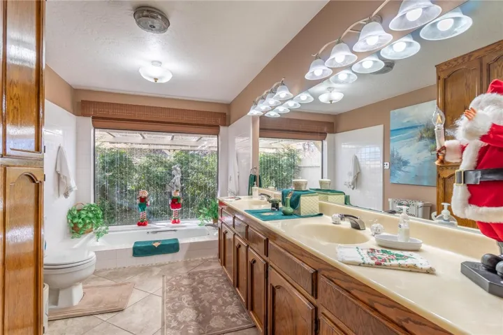 18672 Pacific Street, Hesperia, California 92345