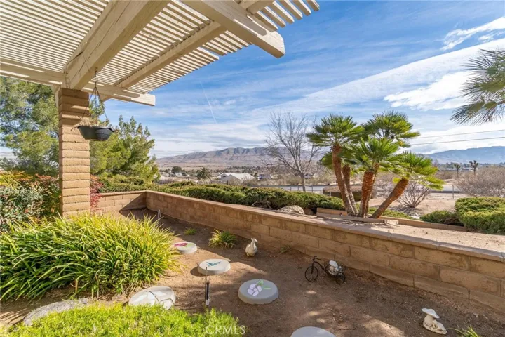 18672 Pacific Street, Hesperia, California 92345