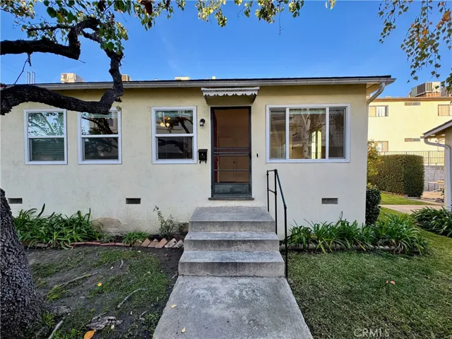 Cute 1-Bedroom duplex