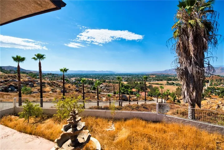 42520 Brix Road, Hemet, California 92544