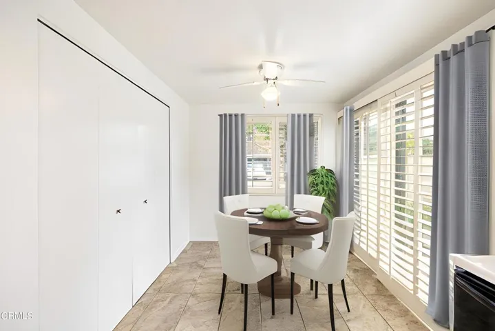 Virtual Staging AI - Eat-in-kitchen-