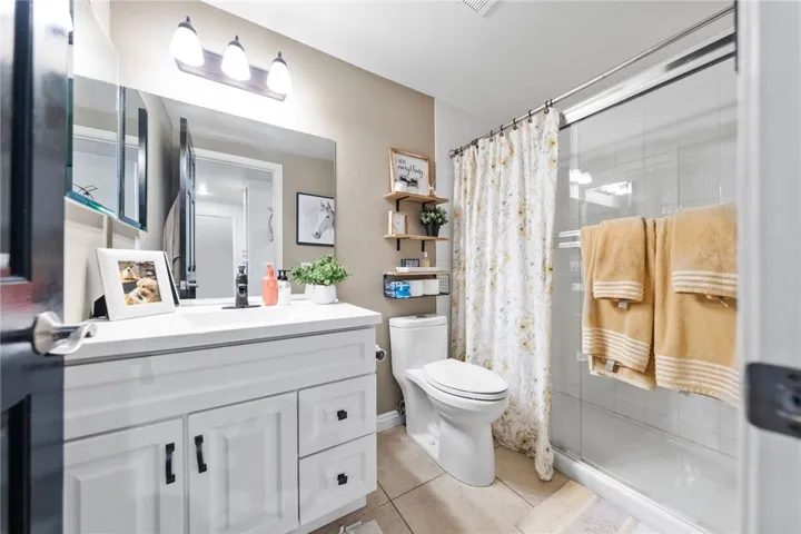 22882 Giant Fir Place, Canyon Lake, California 92587