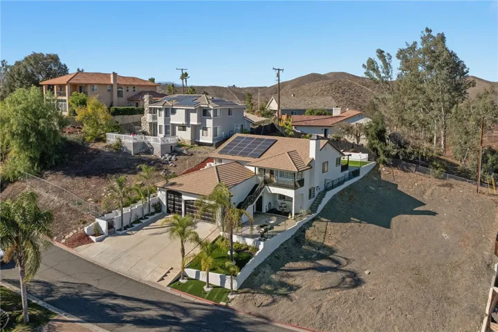 22882 Giant Fir Place, Canyon Lake, California 92587
