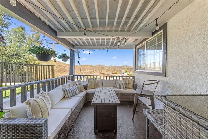22882 Giant Fir Place, Canyon Lake, California 92587