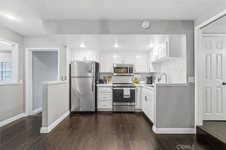 22882 Giant Fir Place, Canyon Lake, California 92587