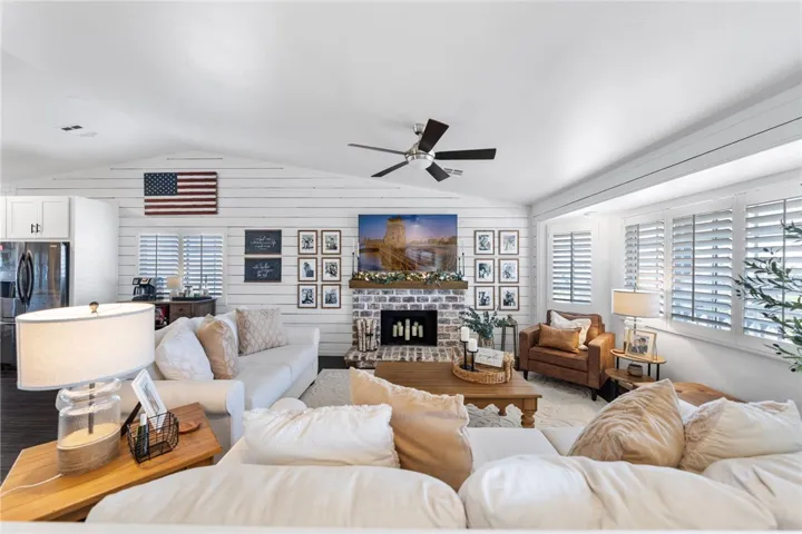 22882 Giant Fir Place, Canyon Lake, California 92587