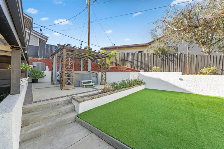 22882 Giant Fir Place, Canyon Lake, California 92587