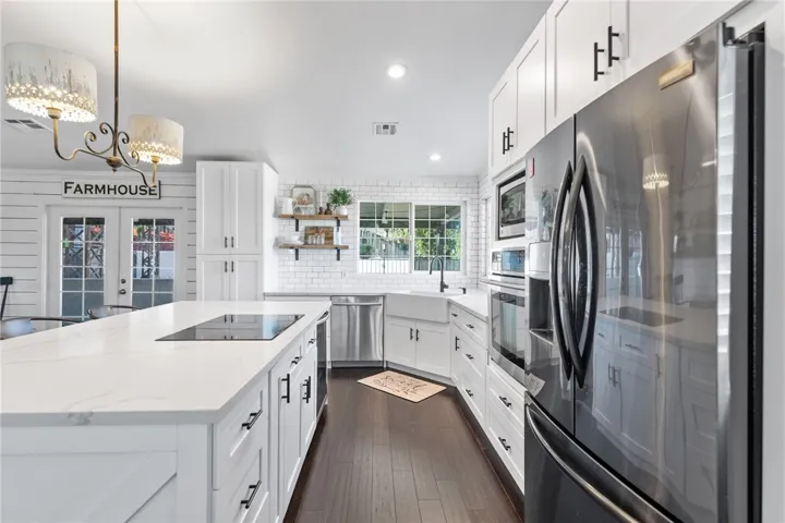 22882 Giant Fir Place, Canyon Lake, California 92587