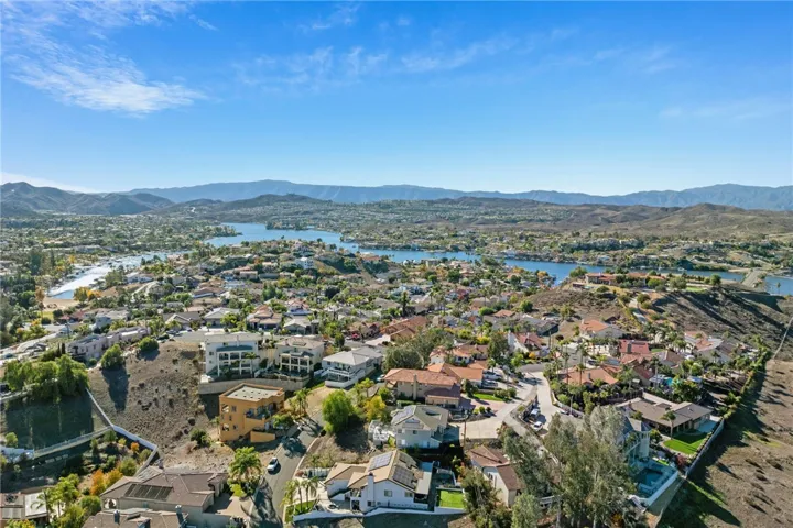 22882 Giant Fir Place, Canyon Lake, California 92587
