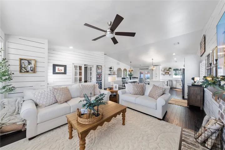 22882 Giant Fir Place, Canyon Lake, California 92587