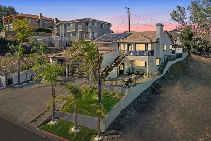 22882 Giant Fir Place, Canyon Lake, California 92587
