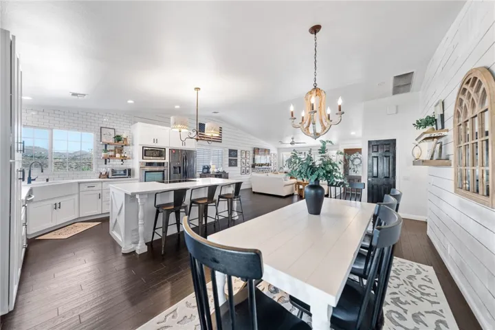 22882 Giant Fir Place, Canyon Lake, California 92587