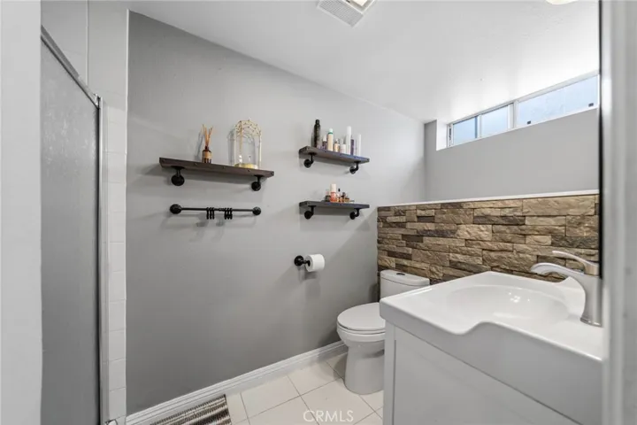22882 Giant Fir Place, Canyon Lake, California 92587