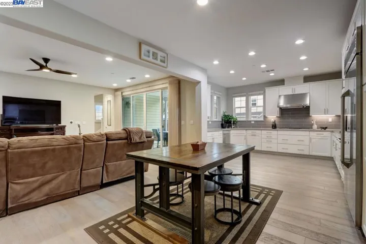 7200 Mount Veeder Rd, Dublin, California 94568